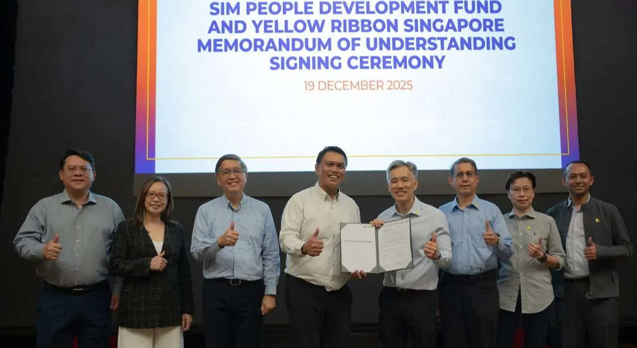 MOU SIGNING BETWEEN YELLOW RIBBON SINGAPORE AND SIM PEOPLE DEVELOPMENT FUND