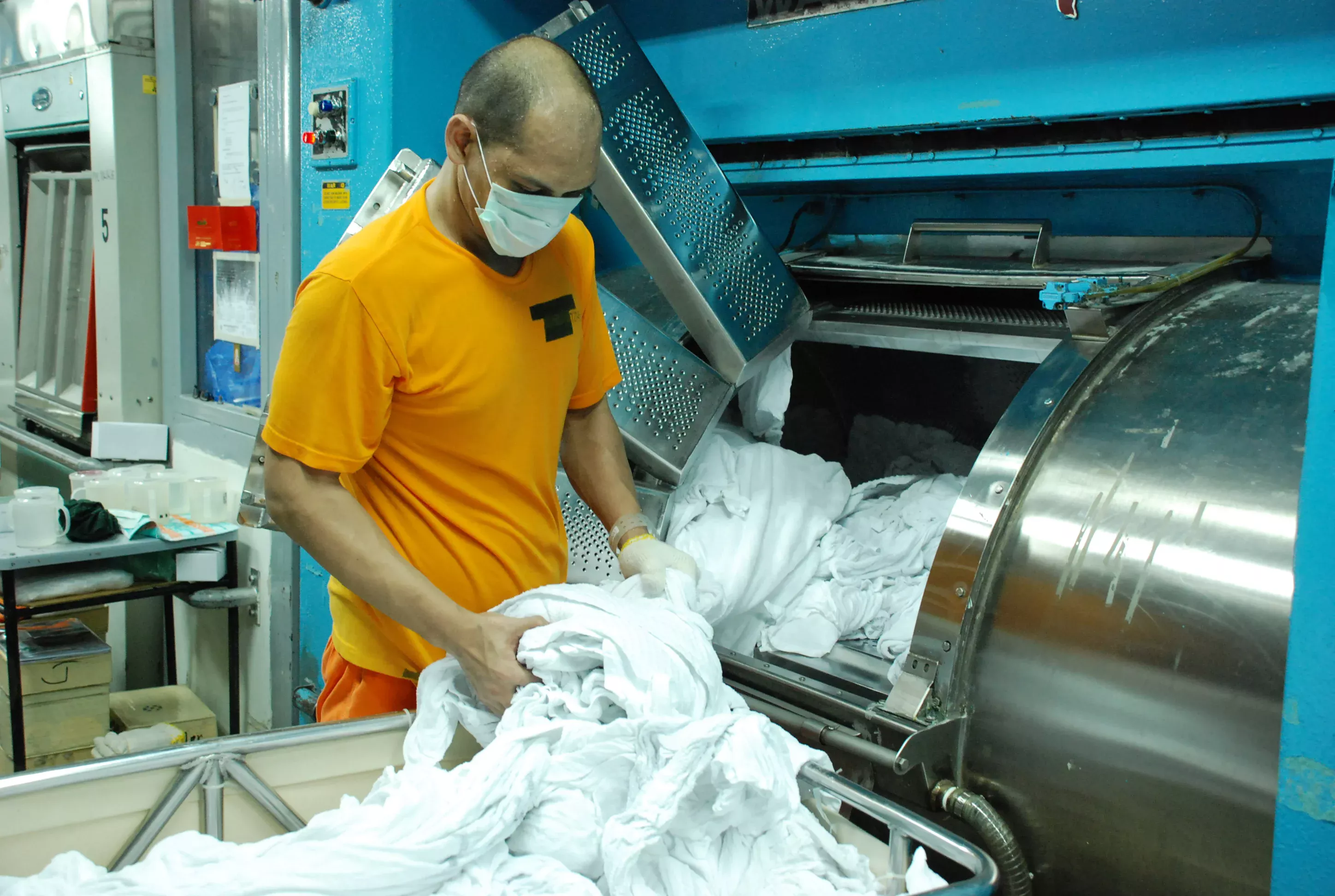 SARS outbreak support 2003